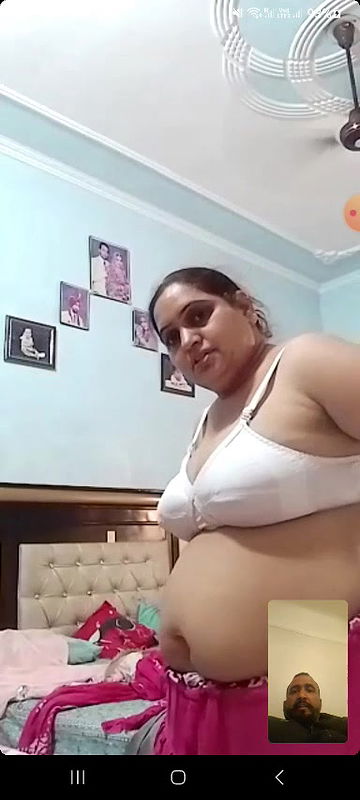 Bhabi Flashing Boobs