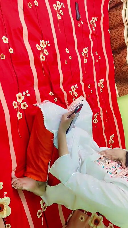 Kolkata college girl fingering medium size pussy