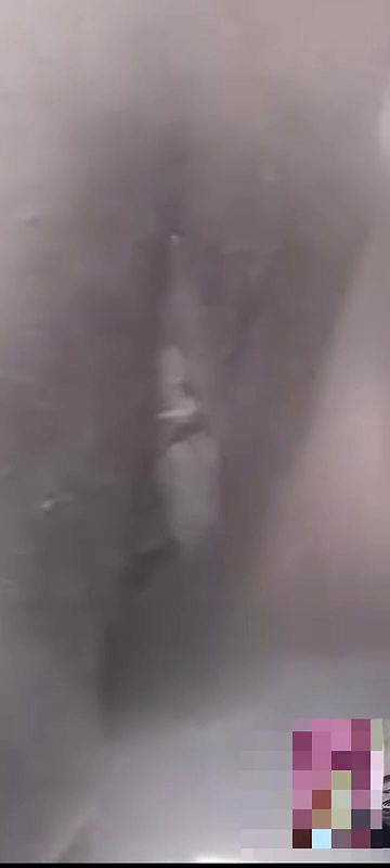 bd imo sax That fun girl’s pussy is dripping with water