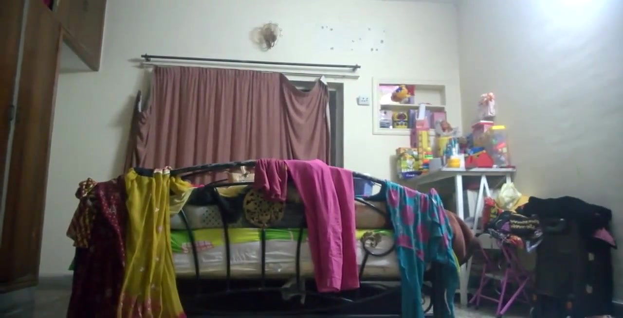 big boob Pakistani bhabhi changing