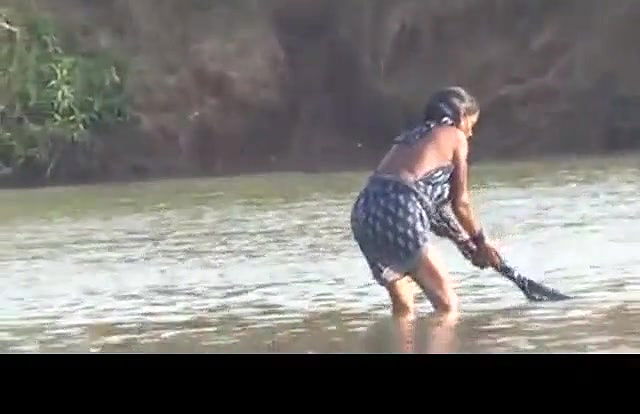 big boob village bhabhi in river