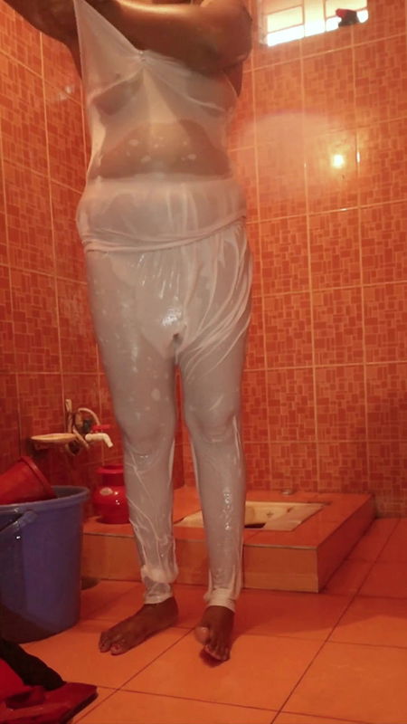 Desi Bhabi bathing & dirty talking