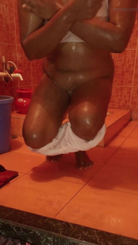 Desi Bhabi bathing & dirty talking