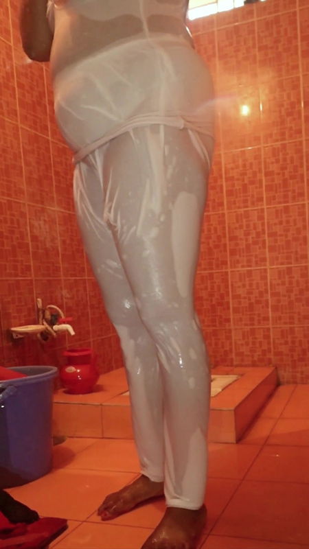 Desi Bhabi bathing & dirty talking