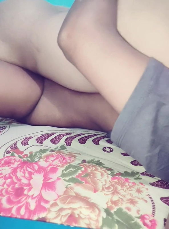 Choti behen ki zabardast chudai kiya akele pa kar