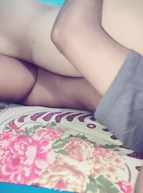 Choti behen ki zabardast chudai kiya akele pa kar