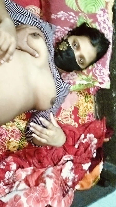 Beautiful Soniya bhabhi gives best blowjob got fucked and did anal sex with boyfriend while smoking and cum