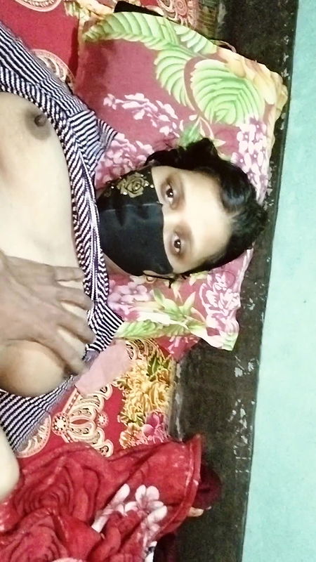 Beautiful Soniya bhabhi gives best blowjob got fucked and did anal sex with boyfriend while smoking and cum