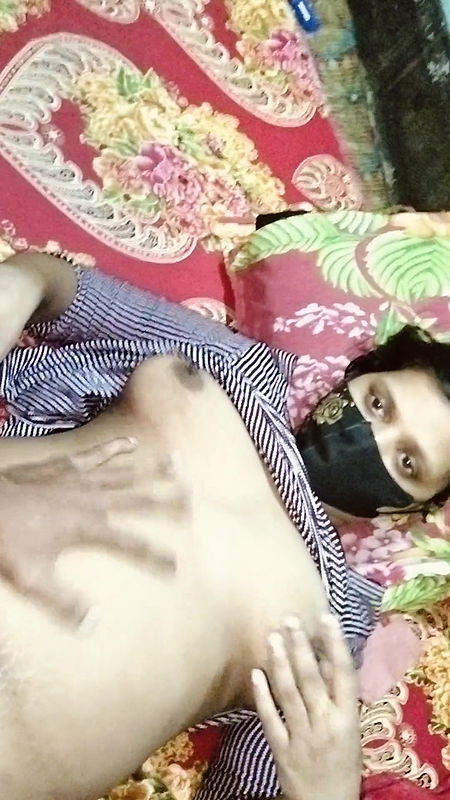 Beautiful Soniya bhabhi gives best blowjob got fucked and did anal sex with boyfriend while smoking and cum