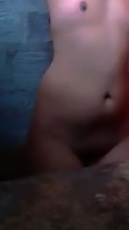 18+ cute girl bathing & fingering video