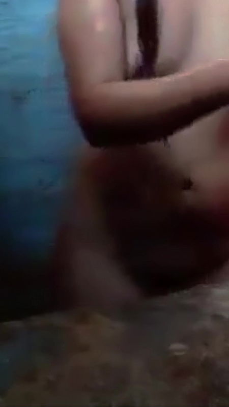 18+ cute girl bathing & fingering video