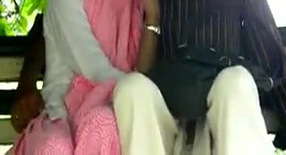 bihar couple in park