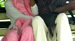 bihar couple in park