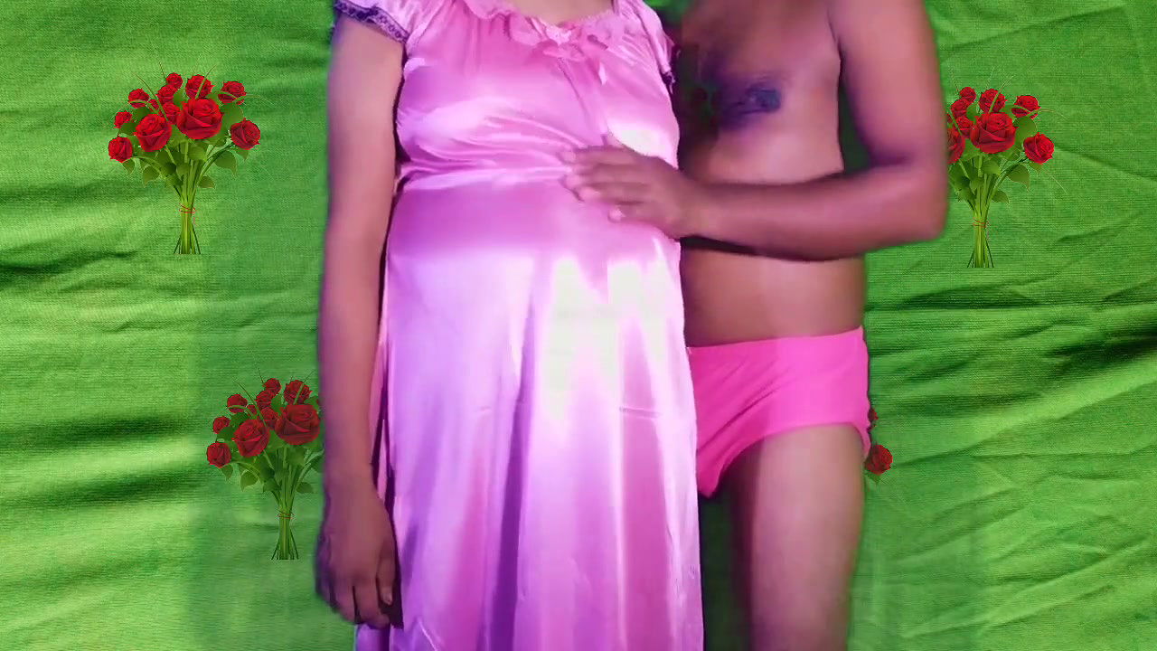 Stepmom takes off her saree and fucks her doggy style