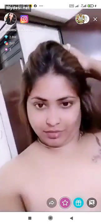 Salomi Kachhap Bhbahi Playing With Cucumber