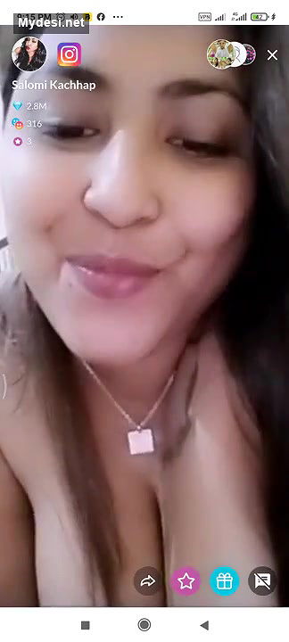 Salomi Kachhap Bhbahi Playing With Cucumber