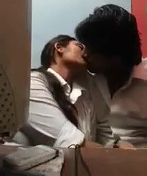 colg couple in netcafe