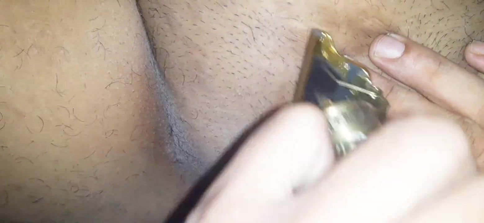 Bangladeshi Fitest Gril Clean Her Big Phussy With Her Hasbend