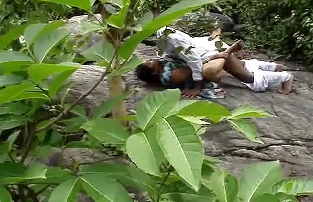 dehradoun ki bhabhi ko forest mai choda