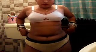 desi bhabhitripping clothes