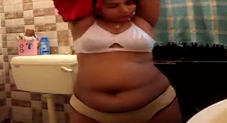 desi bhabhitripping clothes