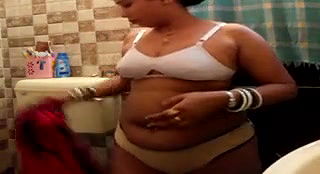 desi bhabhitripping clothes