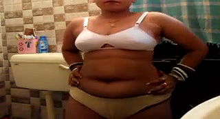 desi bhabhitripping clothes