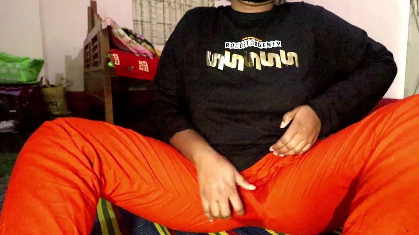 Self fingering pussy masterbation