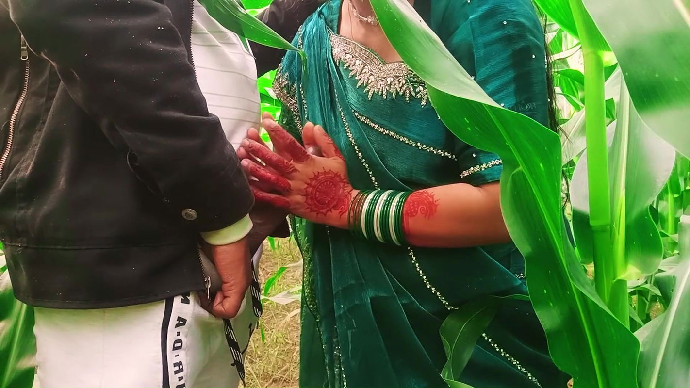 Outdoor fucked in her neighbor bhabhi,with squirt ,pussy licking