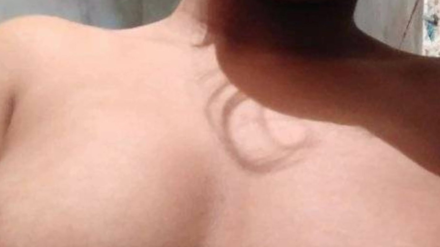 My Girlfriend Showing Boobs and pussy