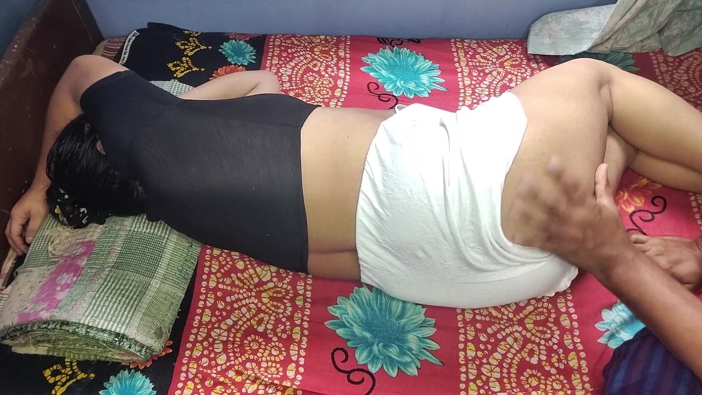 My Elder Step-Sister Was Resting And I Fuck her