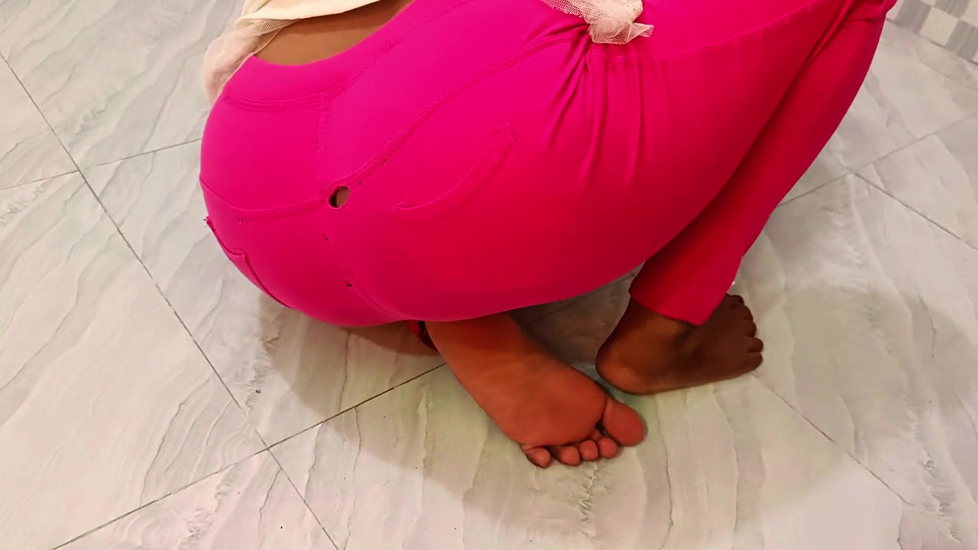 Landlady Fucked with Her House Servant