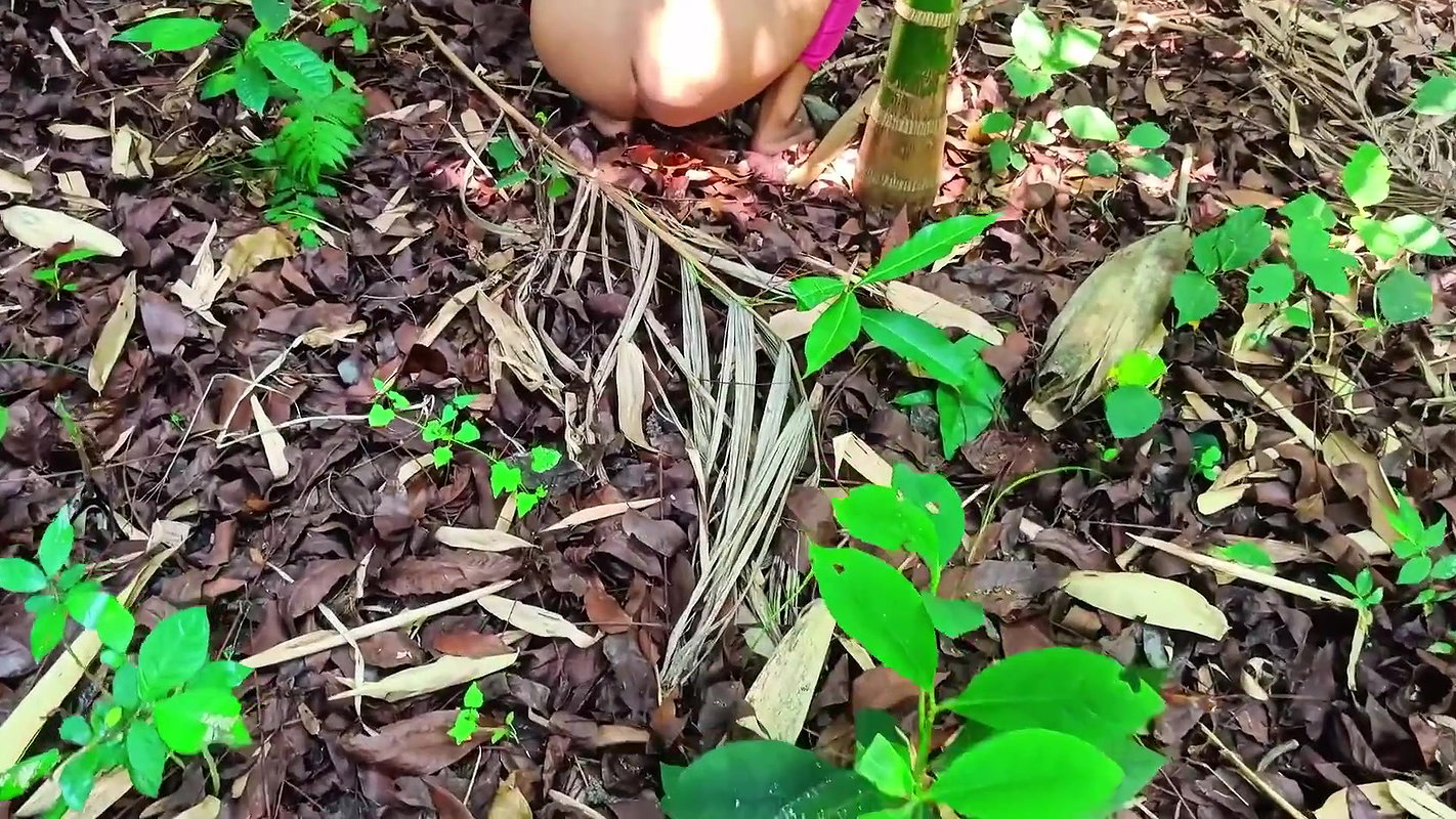 Jungle Sex in Indian Desi Aunty