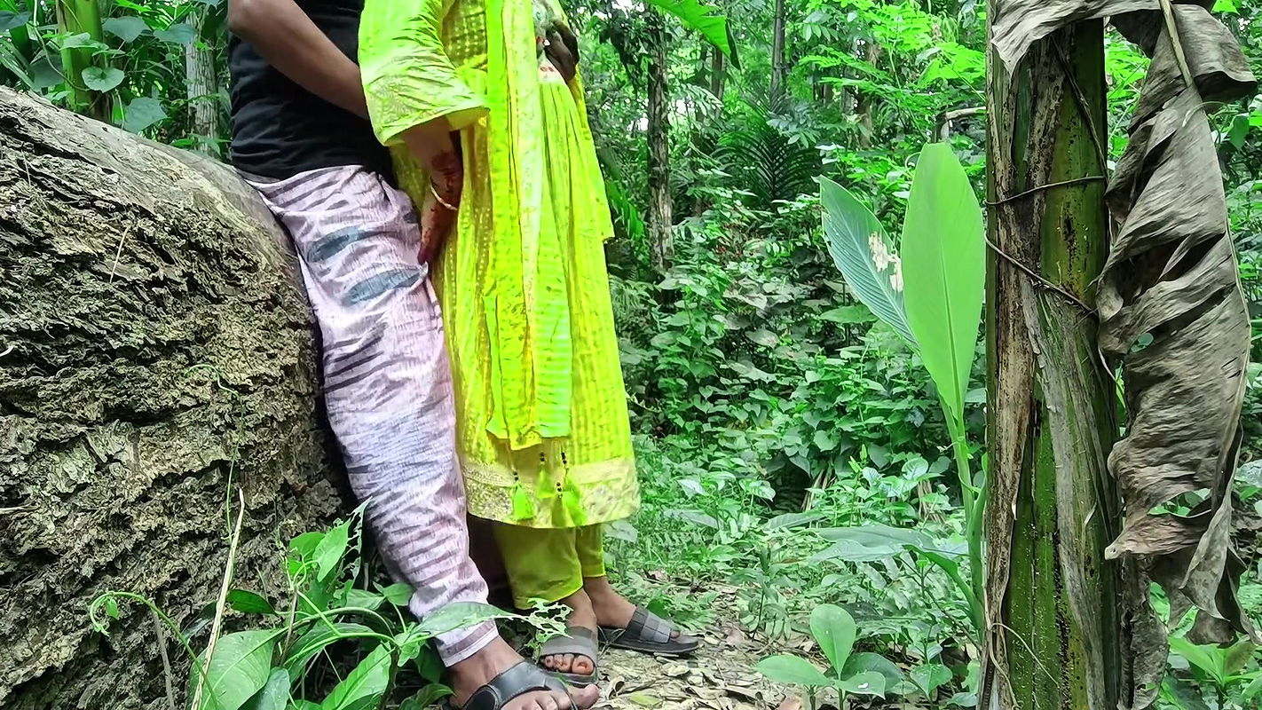 Indian Neighbor Bhabhi Jungle Fucked