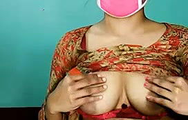 desi girl playing on webcam 1