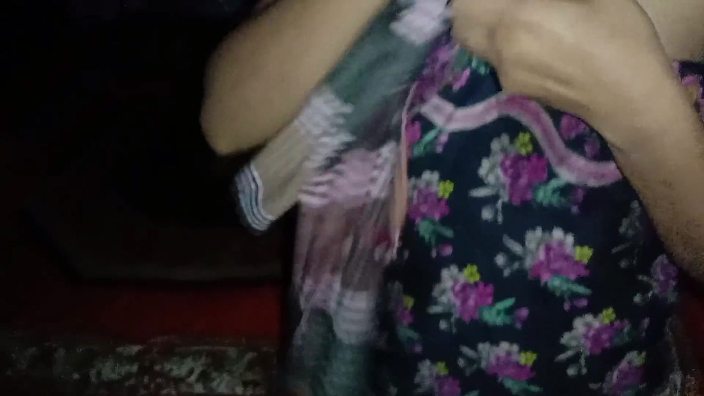 Indian Girlfriend Puja Rani 41 Years Old beautiful Sexy Cute girlfriend she have Tight hairy pussy and she is so horny girl