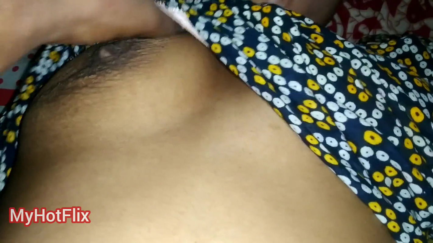 Indian Bengali Hot Bhabi Showing Her Beautiful Pussy
