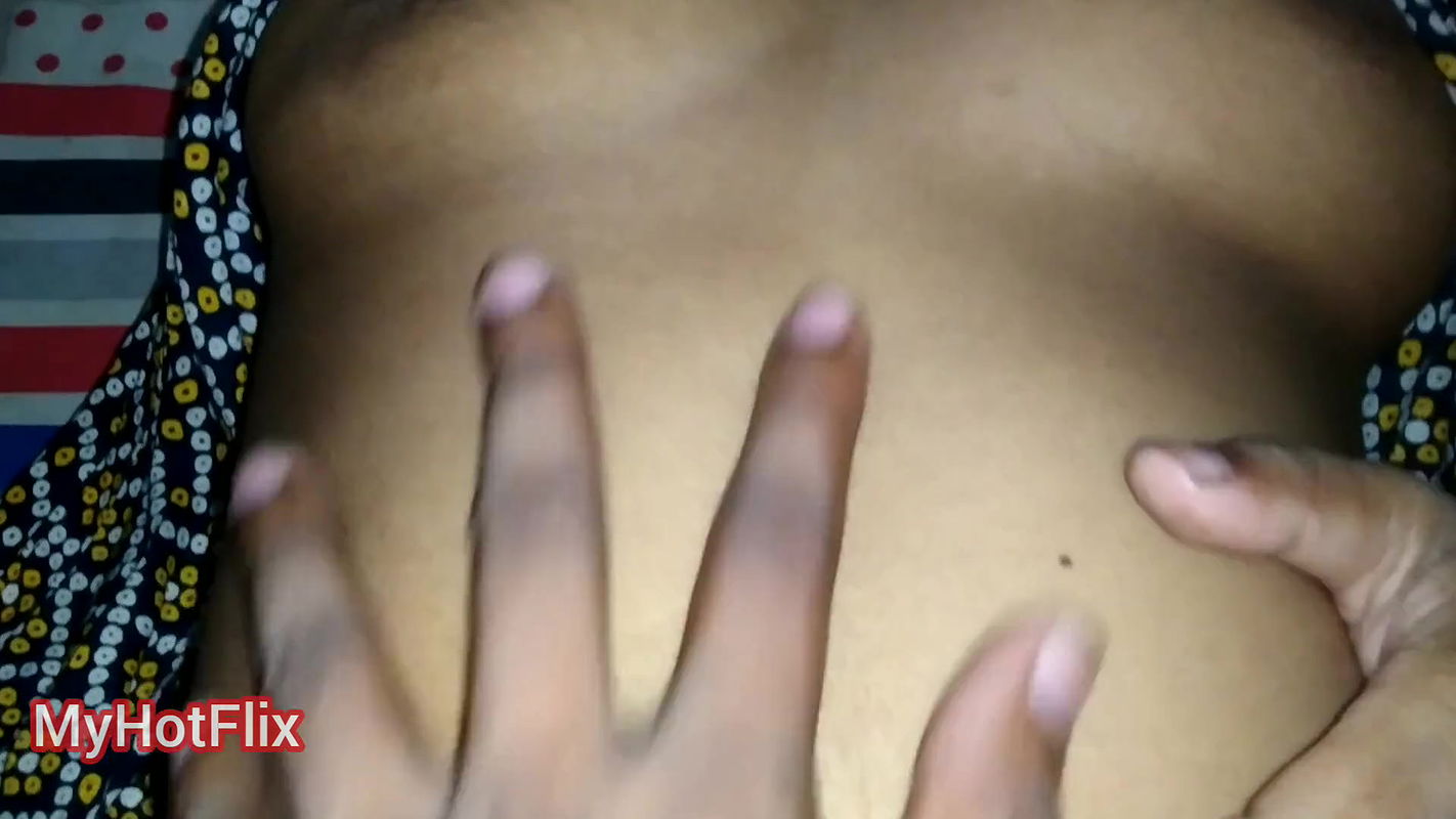 Indian Bengali Hot Bhabi Showing Her Beautiful Pussy