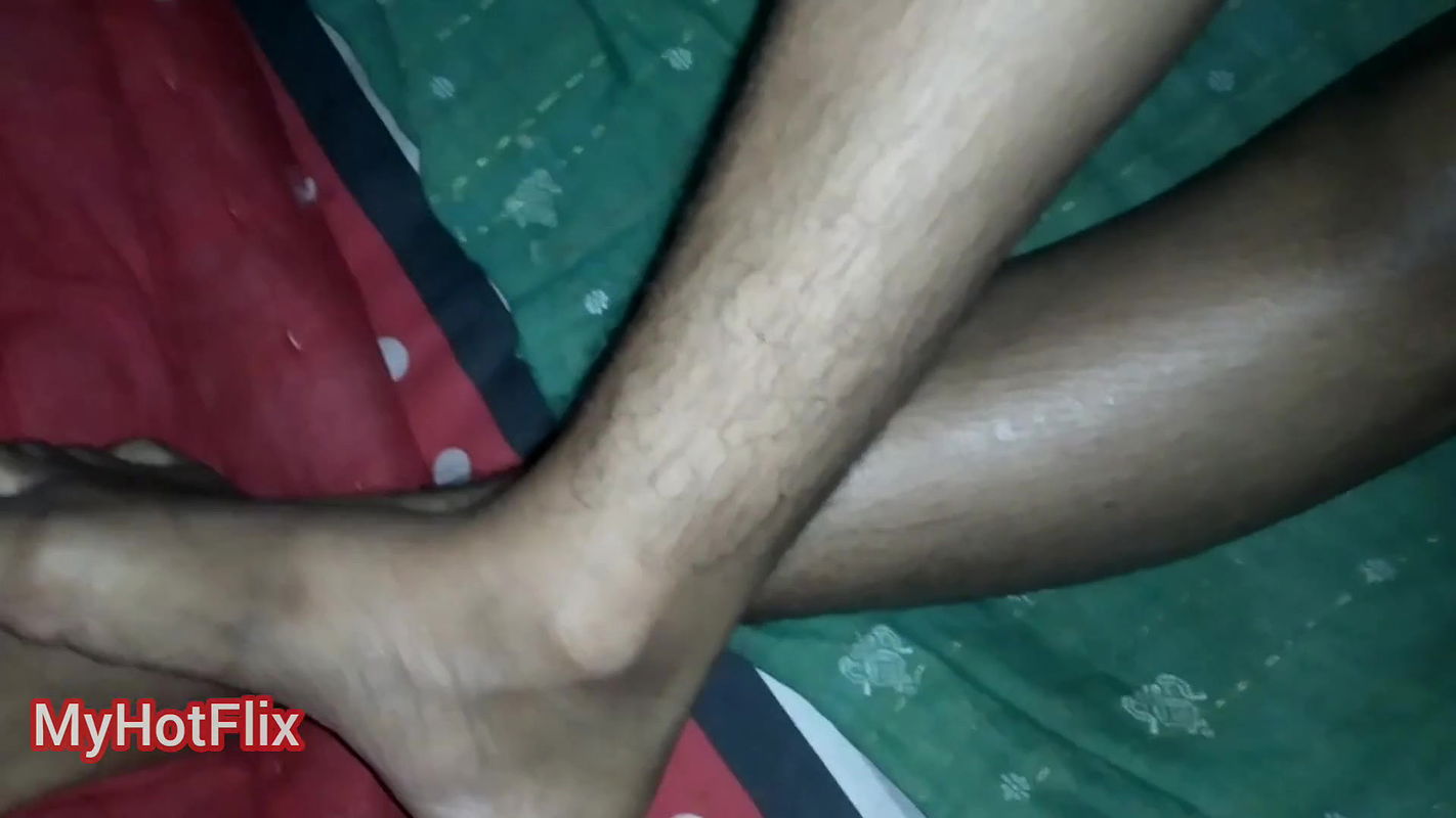 Indian Bengali Hot Bhabi Showing Her Beautiful Pussy