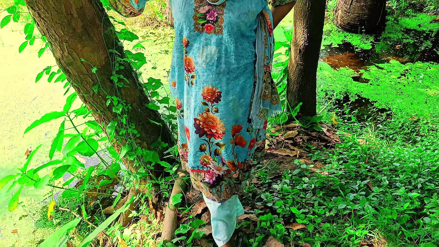 I called the neighbor aunty from outside and had fucked