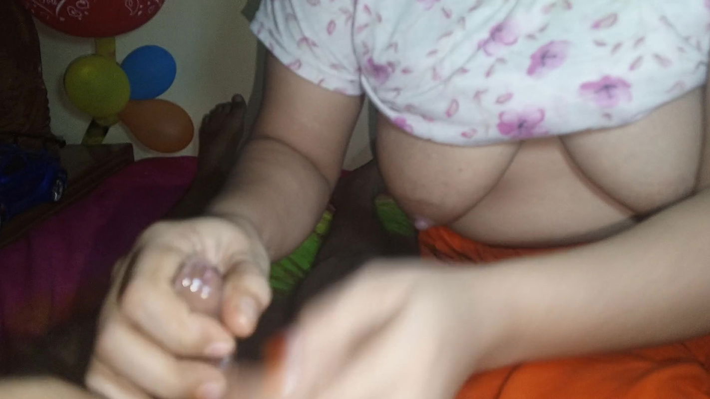 Hot Bengali aunty blowjob & hand job cumshaw with beautiful lips