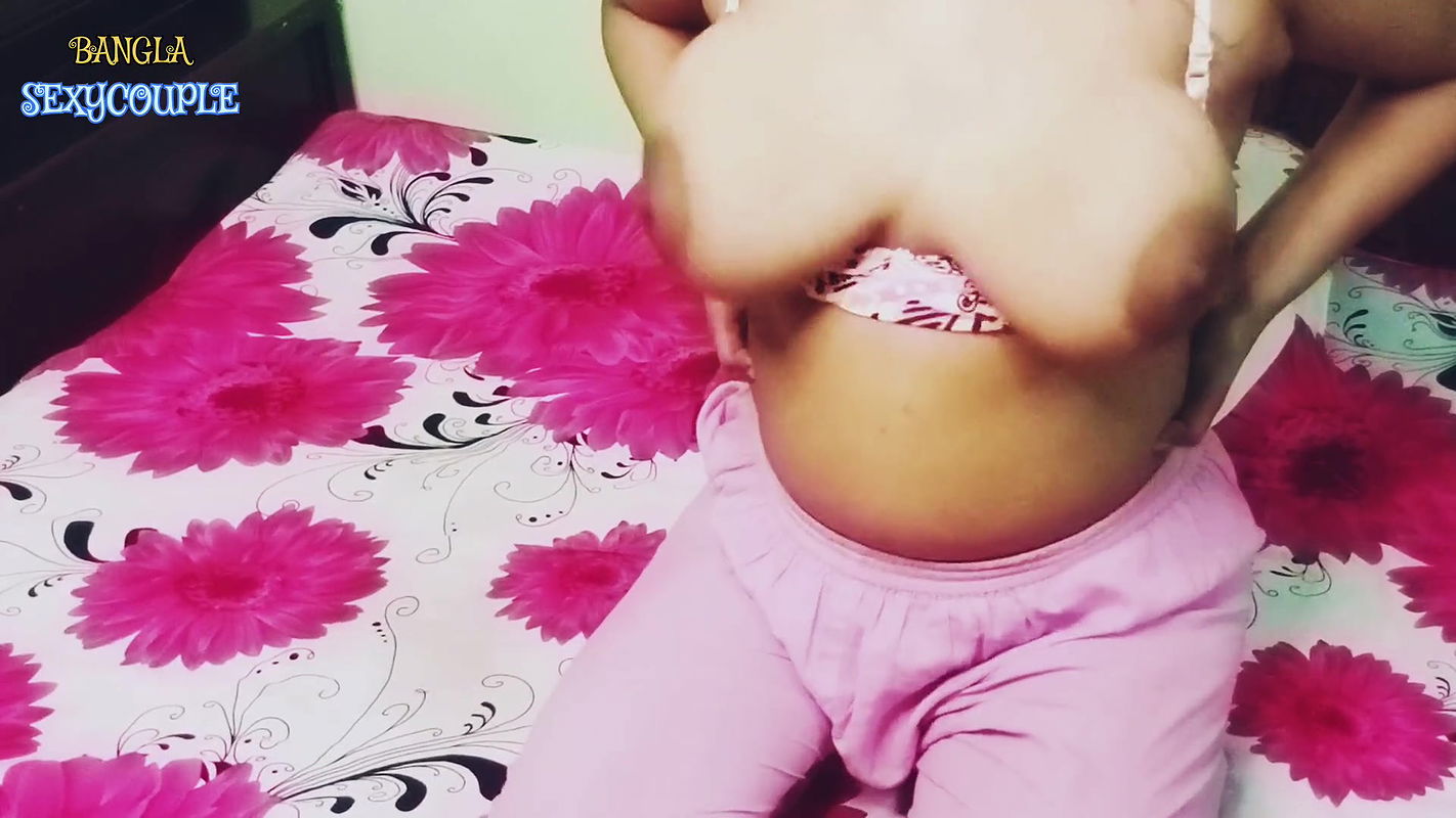 Fingering hair pussy beautiful girl big ass