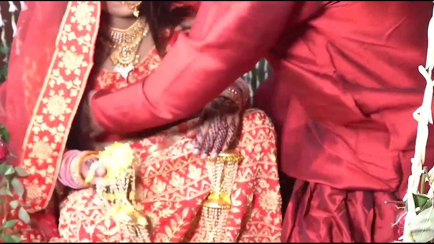 Desi Kumari Larki Ka Jabardast Sadi kia ek sand ke sath. Suhagraat pei far dia gand