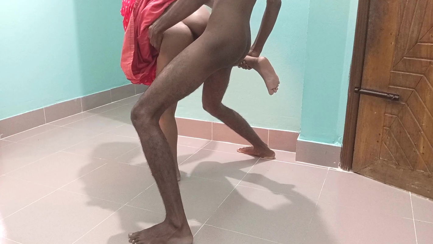 Deshi teen bhabi ko tang utake chuda