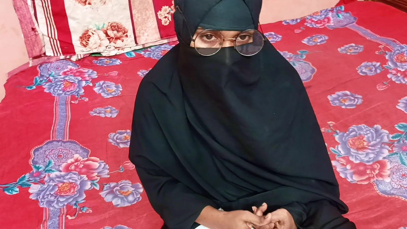 Crazy student sex with her teacher when her house is empty