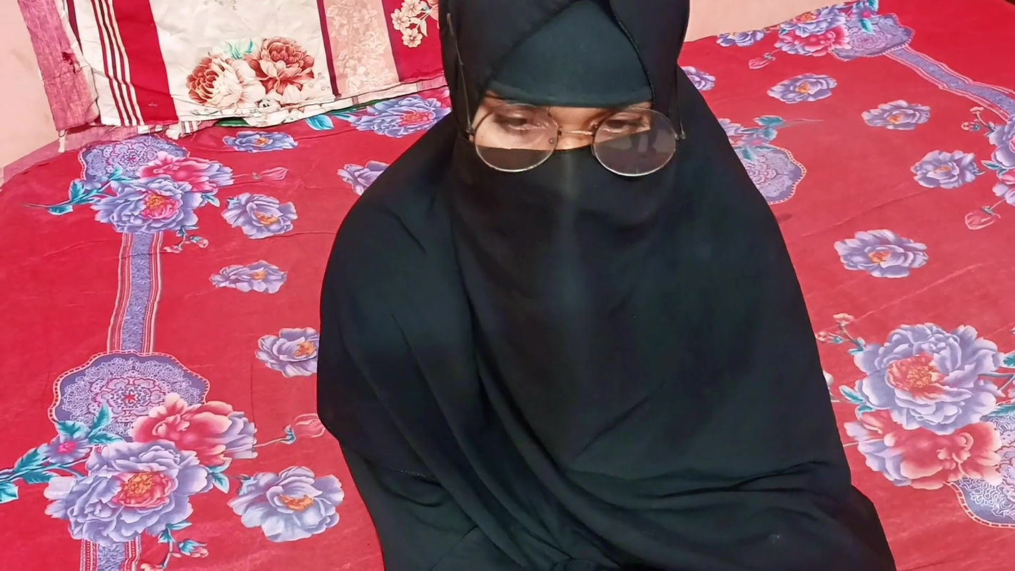 Crazy student sex with her teacher when her house is empty