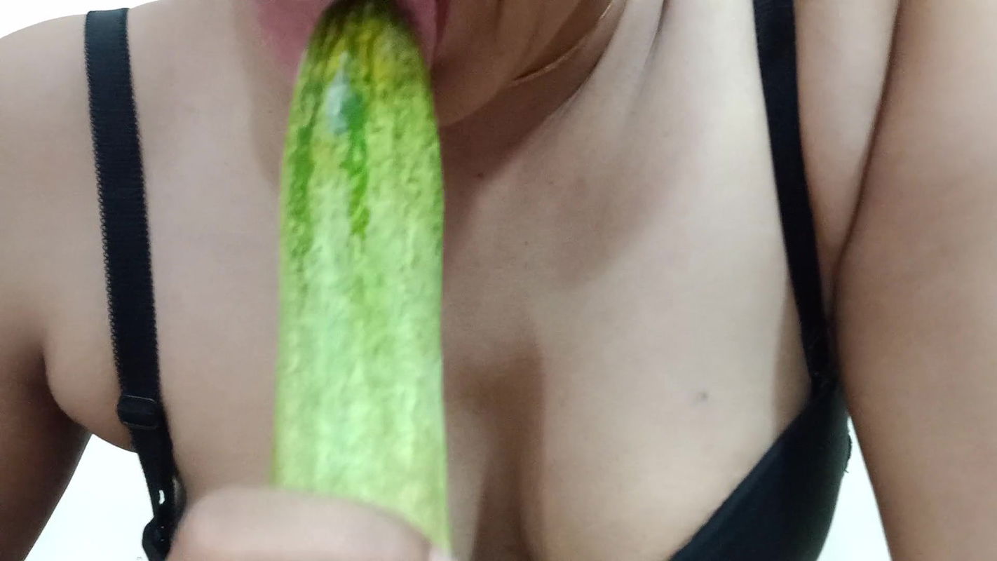 Bengali girl sex by herself with cucumber