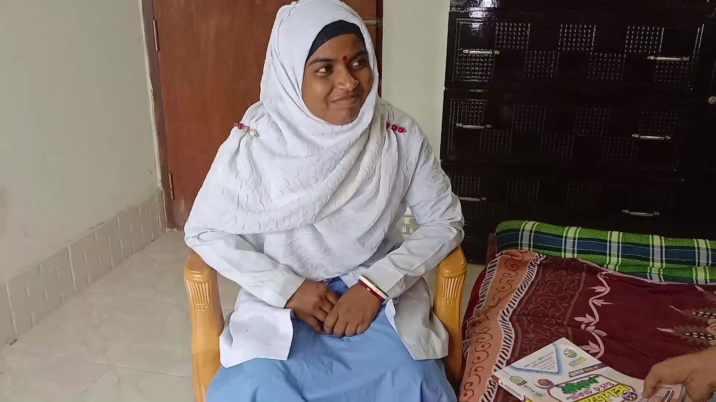 Bangladeshi Student With Her Teacher For Good mark