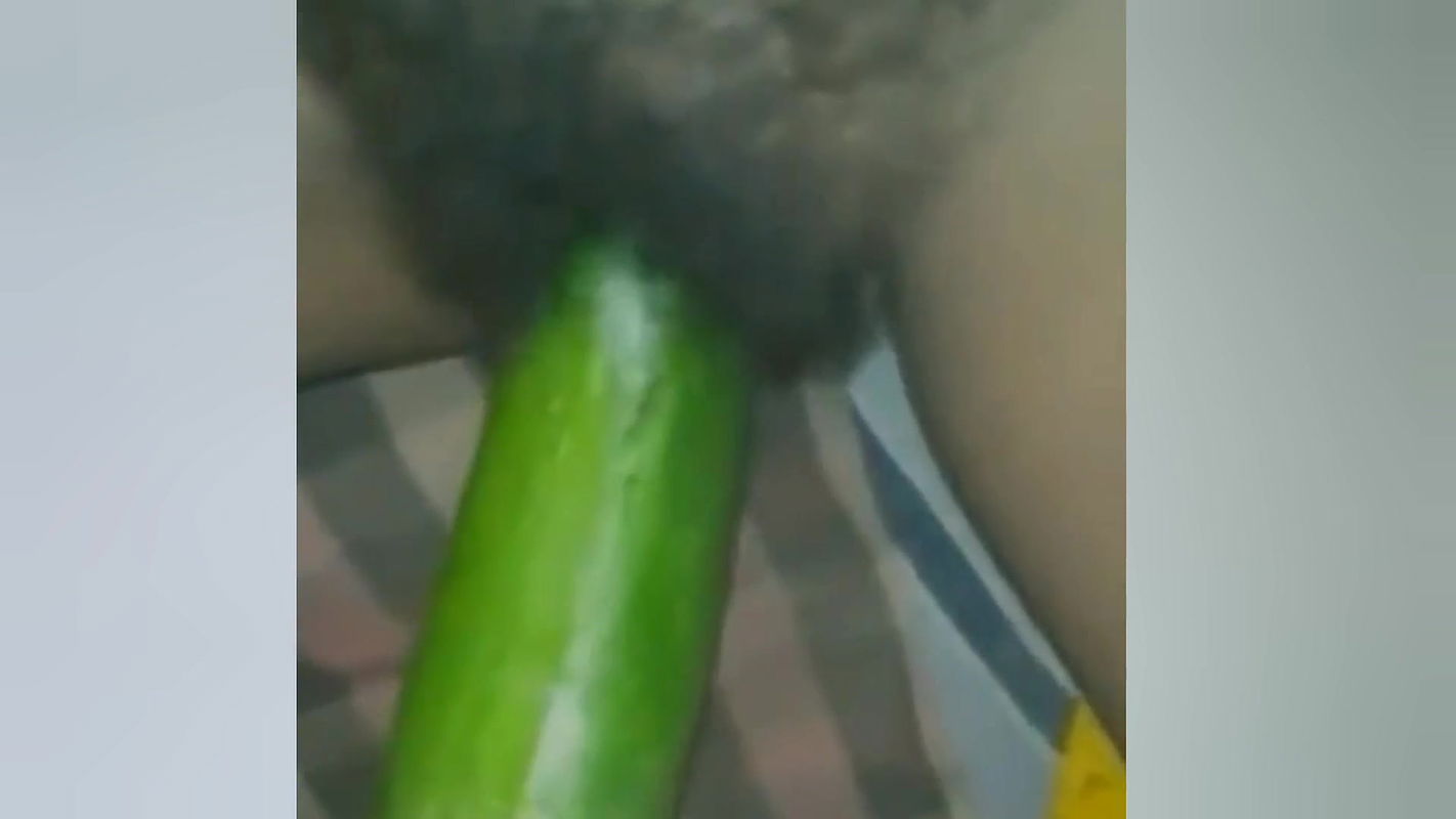 Bangladeshi sexy girl cucumber hard masturbate