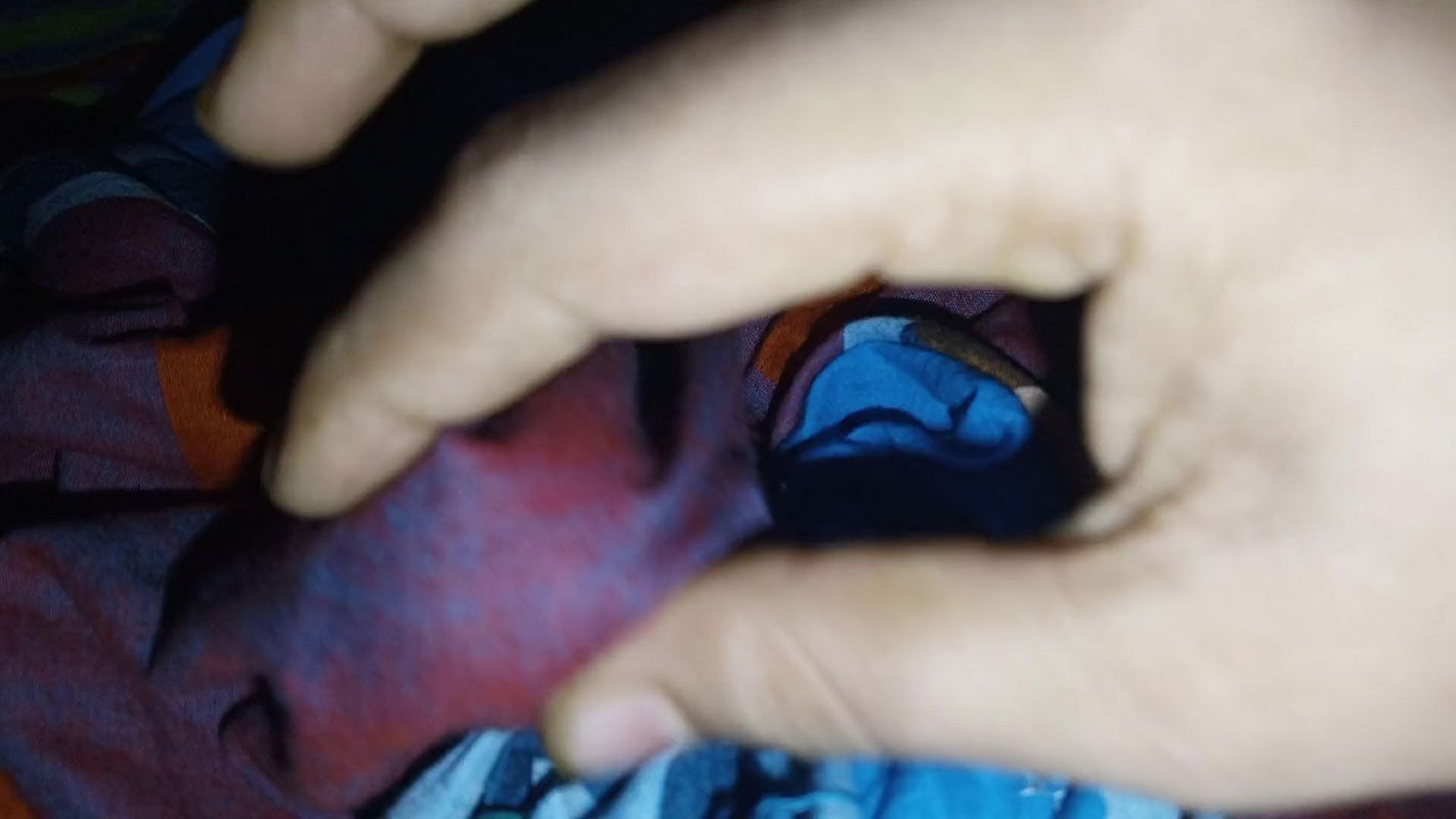 At night the wife sucked the penis and ate the semen